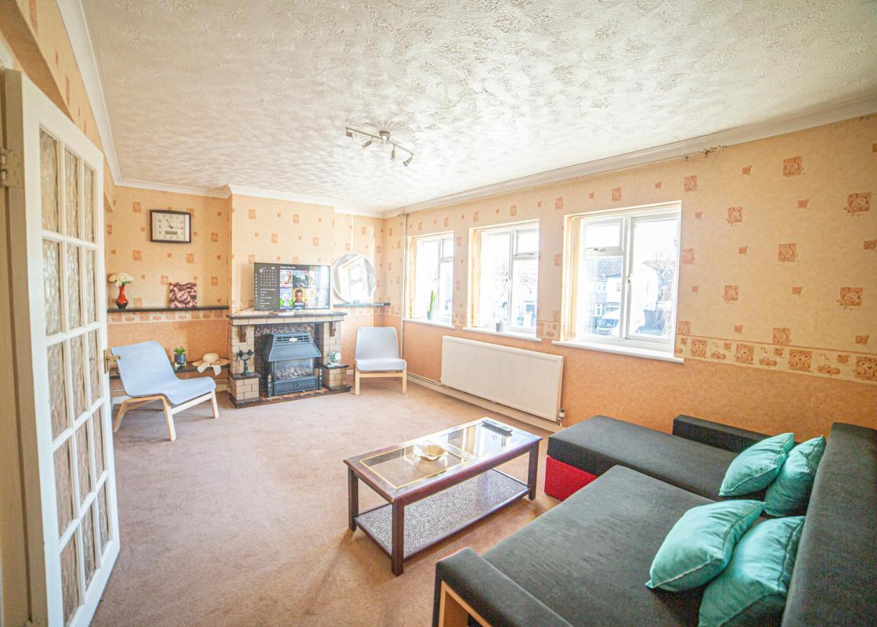 3 Bed Duplex Flat, Free Wifi & Netflix, Ideal For Contractors Διαμέρισμα Γκρέιβσεντ Εξωτερικό φωτογραφία
