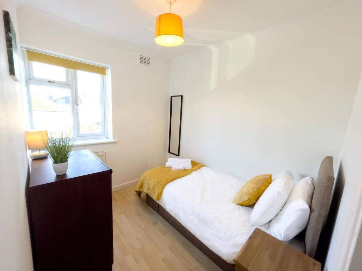 3 Bed Duplex Flat, Free Wifi & Netflix, Ideal For Contractors Διαμέρισμα Γκρέιβσεντ Εξωτερικό φωτογραφία